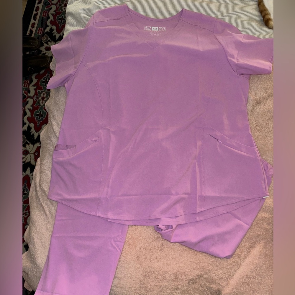 wonder wink scrubs, v neck top and jogger pants